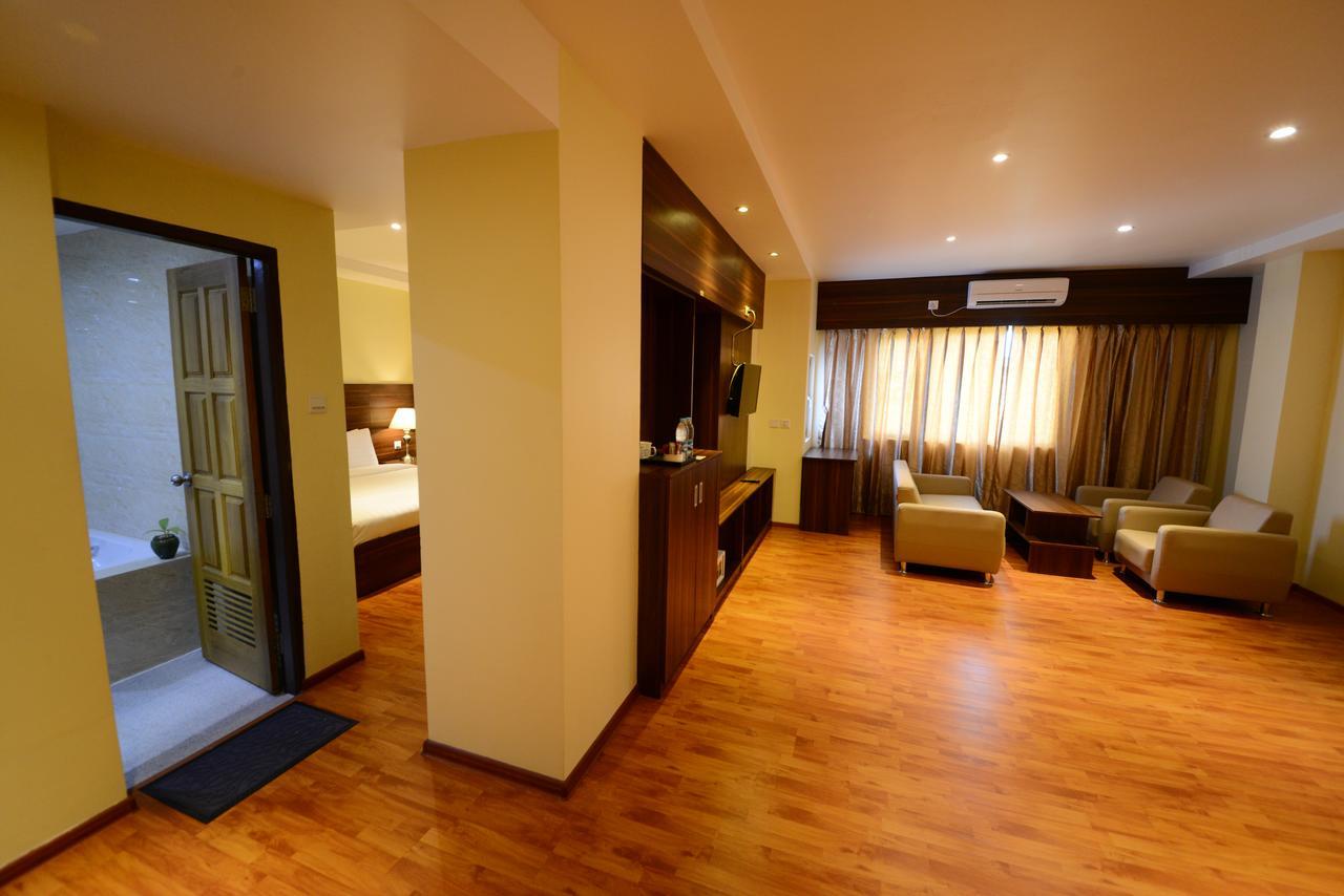 Silver Green Hotel Yangon Exterior photo