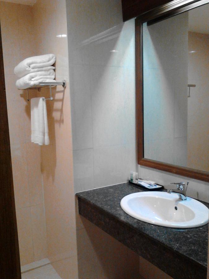 Silver Green Hotel Yangon Exterior photo