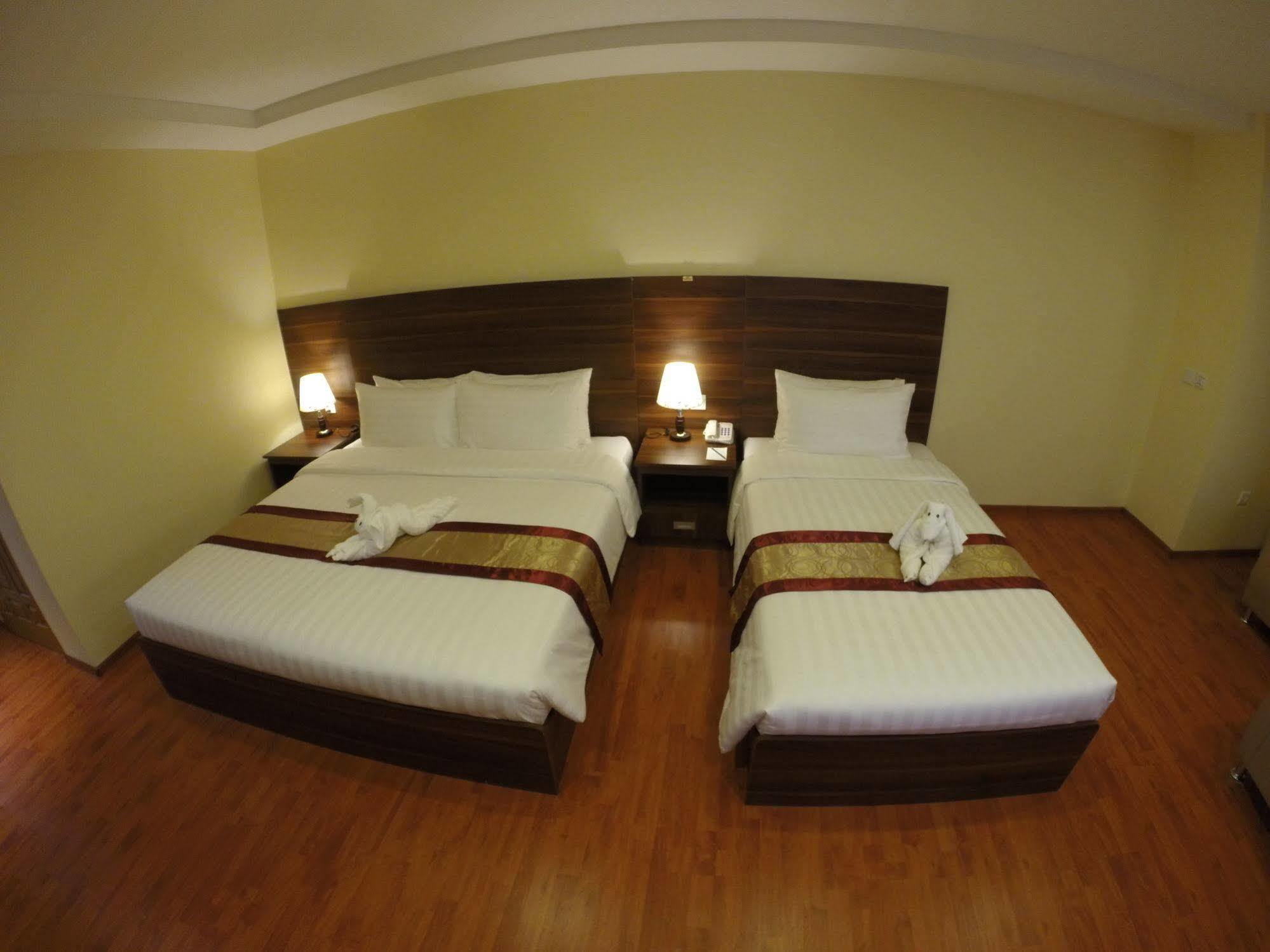 Silver Green Hotel Yangon Exterior photo